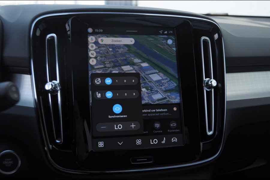 Volvo XC40 B4 211PK Automaat Plus Dark / Adaptive cruise control / Elektrische stoelen / Harman Kardon audio / Pilot assist / BLIS / Stoel en stuur verwarming / Elektrische achterklep / Parkeersensoren met camera / Google infotainment