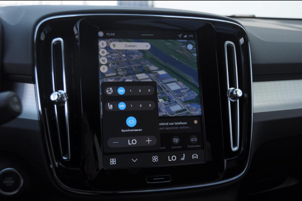 Volvo XC40 B4 211PK Automaat Plus Dark / Adaptive cruise control / Elektrische stoelen / Harman Kardon audio / Pilot assist / BLIS / Stoel en stuur verwarming / Elektrische achterklep / Parkeersensoren met camera / Google infotainment