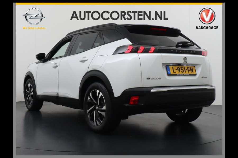 Peugeot e-2008 EV50kWh Panorama-Schuif/kanteldak Allure 3D-Virtual Cockpit Apple Carplay/Android Auto Navi Ecc Cruise Control Pdc 1/2 Leer Draadloos GSM laden Led Regen-Lichtsensor DAB Verkeersbord detectie Zeer compleet! 45.000 nieuw!