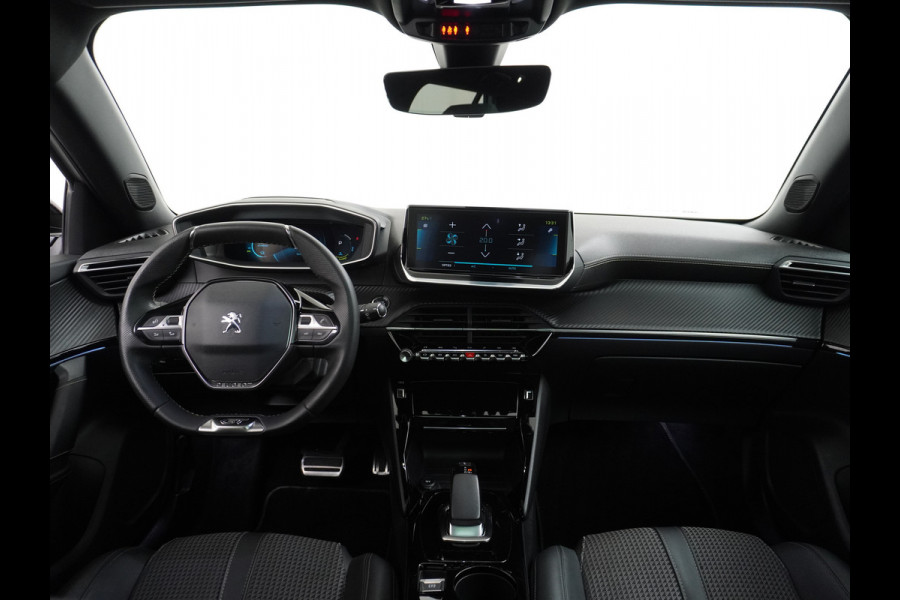 Peugeot e-2008 EV50kWh Panorama-Schuif/kanteldak Allure 3D-Virtual Cockpit Apple Carplay/Android Auto Navi Ecc Cruise Control Pdc 1/2 Leer Draadloos GSM laden Led Regen-Lichtsensor DAB Verkeersbord detectie Zeer compleet! 45.000 nieuw!