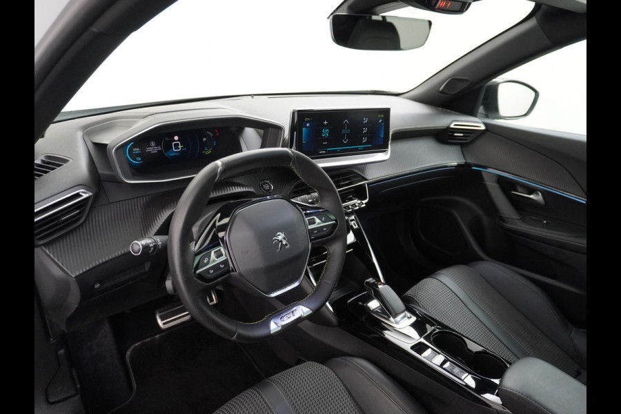 Peugeot e-2008 EV50kWh Panorama-Schuif/kanteldak Allure 3D-Virtual Cockpit Apple Carplay/Android Auto Navi Ecc Cruise Control Pdc 1/2 Leer Draadloos GSM laden Led Regen-Lichtsensor DAB Verkeersbord detectie Zeer compleet! 45.000 nieuw!