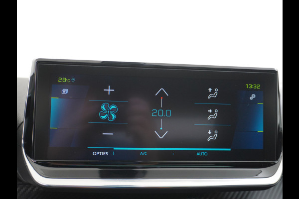 Peugeot e-2008 EV50kWh Panorama-Schuif/kanteldak Allure 3D-Virtual Cockpit Apple Carplay/Android Auto Navi Ecc Cruise Control Pdc 1/2 Leer Draadloos GSM laden Led Regen-Lichtsensor DAB Verkeersbord detectie Zeer compleet! 45.000 nieuw!