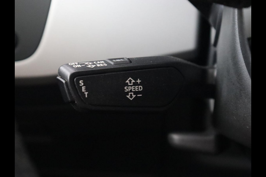 Audi A4 35 TFSI Launch Edition Business | Panoramadak | Trekhaak | Sportstoelen | Virtual Cockpit | Carplay | 19'' | Full LED | Climate control | Parkeerhulp | Cruise control