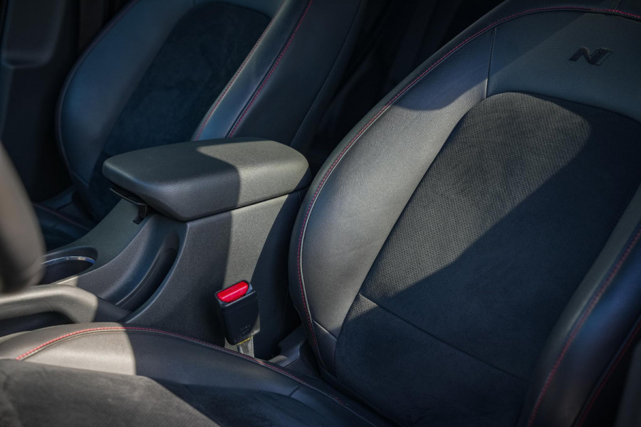 Hyundai Kona 1.6 T N-Line Camera Stoelvent. Stuurverw DAB+ Navigatie Keyless 200pk!