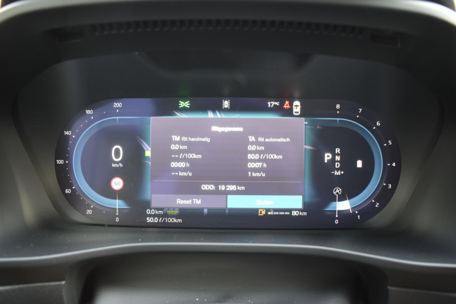 Volvo XC40 B4 211PK Automaat Plus Dark / Harman Kardon / Donker getint glas / Elektrisch bedienbare stoelen / 19''velgen / Driver assist / Microtech Nubuck / Camera achter