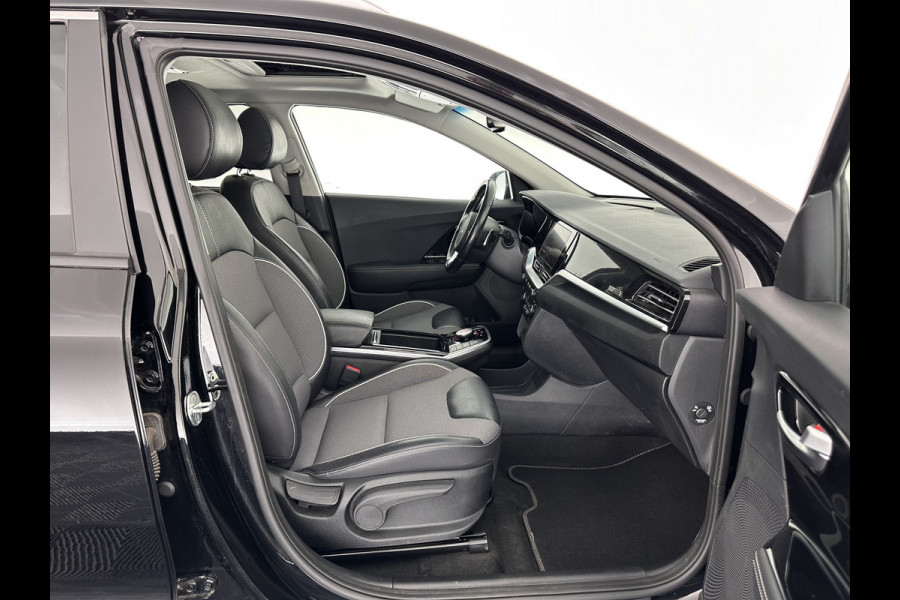 Kia e-Niro DynamicPlusLine 64 kWh (INCL-BTW) Aut.*PANO | LEATHER-FABRIC | FULL-LED | NAVI-FULLMAP | DAB+ | ADAPT.CRUISE | CAMERA | HEATED-COMFORTSEATS | KEYLESS | DIGI-COCKPIT | SHIFT-PADDLES | CARPLAY | LANE-ASSIST | 17"ALU*