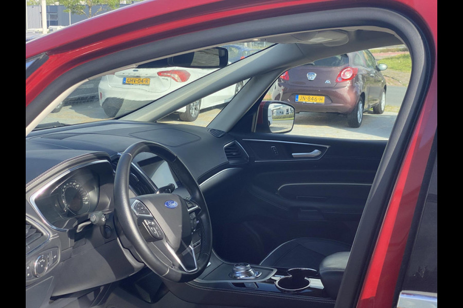 Ford S-Max 2.5 FHEV 5p Vignale 190pk | Full LED | SONY SYNC 3 Navigatie | Stoelverwarmingen en Koeling | Adaptieve Cruise | BLIS | 1.700kg Trekgewicht