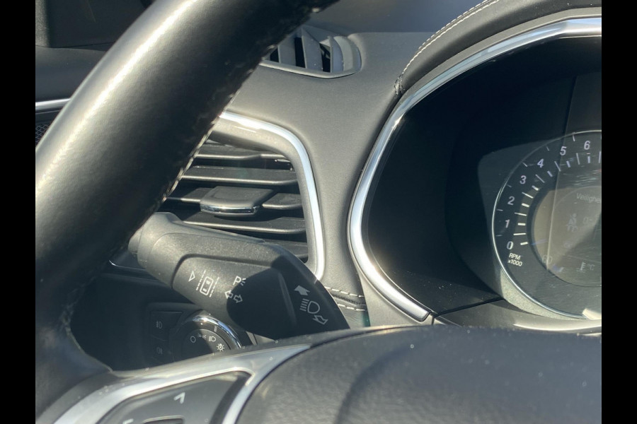 Ford S-Max 2.5 FHEV 5p Vignale 190pk | Full LED | SONY SYNC 3 Navigatie | Stoelverwarmingen en Koeling | Adaptieve Cruise | BLIS | 1.700kg Trekgewicht