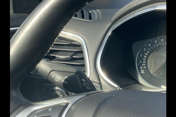 Ford S-Max 2.5 FHEV 5p Vignale 190pk | Full LED | SONY SYNC 3 Navigatie | Stoelverwarmingen en Koeling | Adaptieve Cruise | BLIS | 1.700kg Trekgewicht