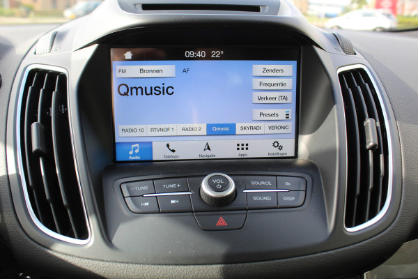 Ford C-MAX 1.0 Titanium , 125pk Climate control , Camera , Trekhaak afneembaar , Cruise Navigatie , Bluetooth , Park. Assist , LED dag rijverlichting