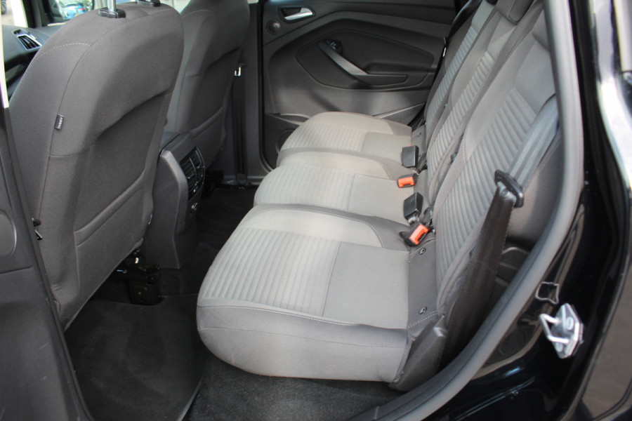 Ford C-MAX 1.0 Titanium , 125pk Climate control , Camera , Trekhaak afneembaar , Cruise Navigatie , Bluetooth , Park. Assist , LED dag rijverlichting