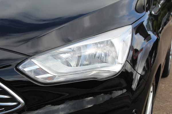 Ford C-MAX 1.0 Titanium , 125pk Climate control , Camera , Trekhaak afneembaar , Cruise Navigatie , Bluetooth , Park. Assist , LED dag rijverlichting