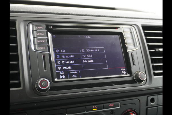 Volkswagen Transporter 2.0TDI 150PK AUT-7 Leer Navi Pdc DSG Highline Voorruitverwarming Cruise Control Regen/Lichtsensor Lmv 2X Schuifdeur Rubbervloer Wandbetimmering Sidebars Achterklep 1e Eigenaar Euro 6