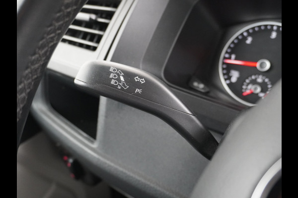 Volkswagen Transporter 2.0TDI 150PK AUT-7 Leer Navi Pdc DSG Highline Voorruitverwarming Cruise Control Regen/Lichtsensor Lmv 2X Schuifdeur Rubbervloer Wandbetimmering Sidebars Achterklep 1e Eigenaar Euro 6