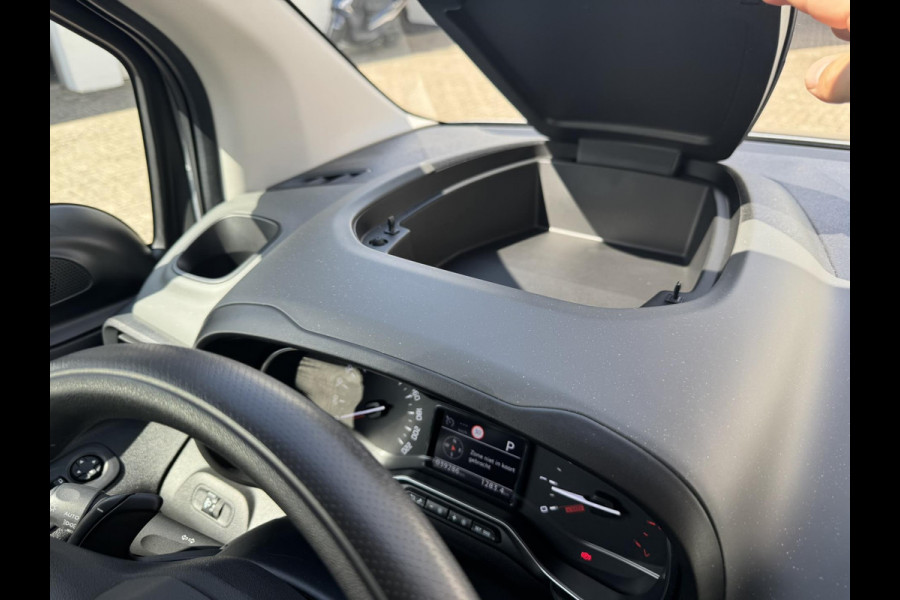 Citroën Berlingo 1.2 PureTech Shine Automaat Cruise control Climate control Achteruitrijcamera Apple Carplay / Android auto