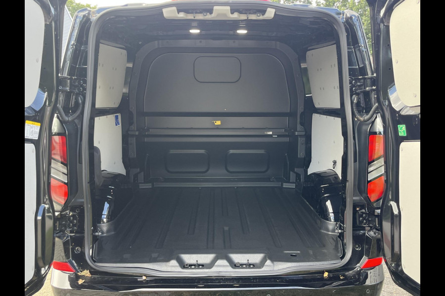 Ford Transit Custom 320 2.5 PHEV L2H1 Limited DC | SCI | 233pk | Dubbele Cabine | Dubbele zijschuifdeur | 12-weg verstel- en verwarmbare AGR Stoelen | Inklapbare trekhaak | 17 inch lichtmetalen velgen | Driver Assistance Pack Premium  | Verwarmbaar stuurwiel | Bekleding zijwand en achterdeuren (volledig) | PRIJS EX. BTW INCL. BPM