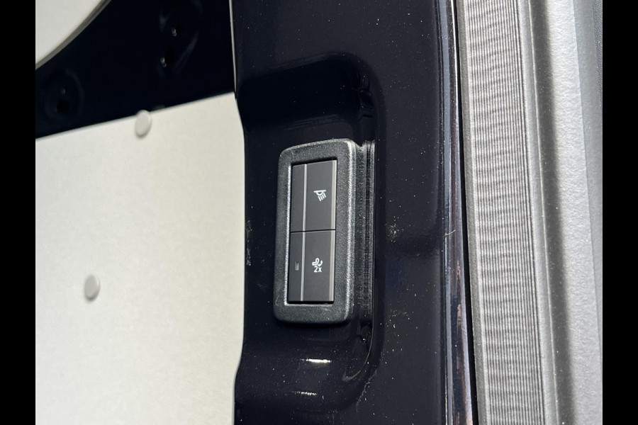 Ford Transit Custom 320 2.5 PHEV L2H1 Limited DC | SCI | 233pk | Dubbele Cabine | Dubbele zijschuifdeur | 12-weg verstel- en verwarmbare AGR Stoelen | Inklapbare trekhaak | 17 inch lichtmetalen velgen | Driver Assistance Pack Premium  | Verwarmbaar stuurwiel | Bekleding zijwand en achterdeuren (volledig) | PRIJS EX. BTW INCL. BPM