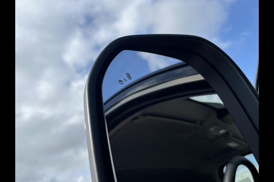 Ford Transit Custom 320 2.5 PHEV L2H1 Limited DC | SCI | 233pk | Dubbele Cabine | Dubbele zijschuifdeur | 12-weg verstel- en verwarmbare AGR Stoelen | Inklapbare trekhaak | 17 inch lichtmetalen velgen | Driver Assistance Pack Premium  | Verwarmbaar stuurwiel | Bekleding zijwand en achterdeuren (volledig) | PRIJS EX. BTW INCL. BPM