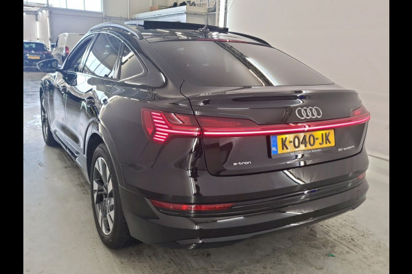 Audi e-tron Sportback 50 quattro Business edition Plus 71 kWh | Black Edition | Panoramadak | Memory Seats | Luchtvering | Adaptive Cruise Control | Apple Carplay | Keyless | Matrix LED | Leder | Stoelverwarming | NAP |