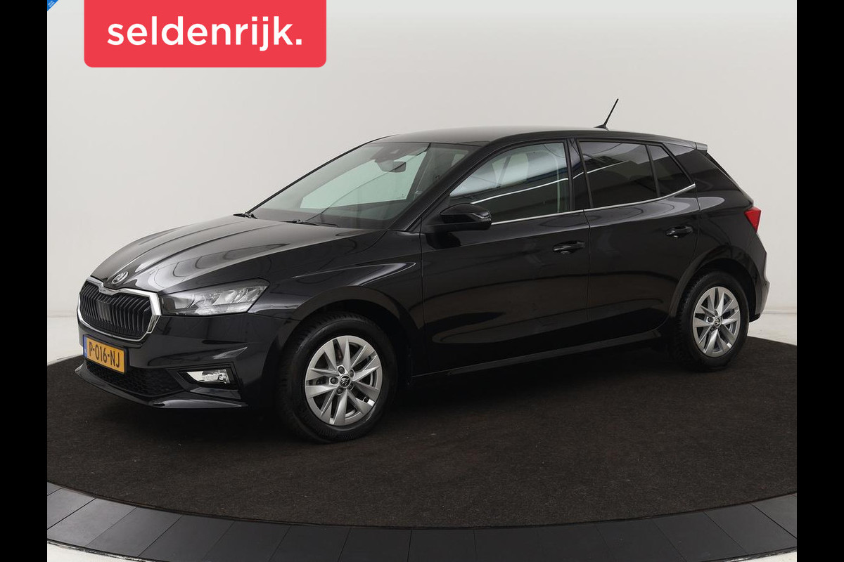 Škoda Fabia 1.0 TSI Business Edition | Carplay | Navigatie | Full LED | Digital Cockpit | Climate control | Parkeerhulp | Cruise control | Sfeerverlichting | DAB | Getint glas