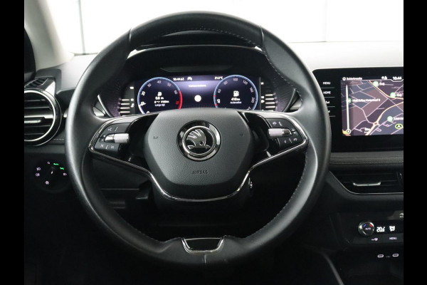 Škoda Fabia 1.0 TSI Business Edition | Carplay | Navigatie | Full LED | Digital Cockpit | Climate control | Parkeerhulp | Cruise control | Sfeerverlichting | DAB | Getint glas