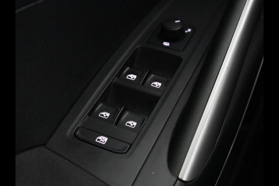 Škoda Fabia 1.0 TSI Business Edition | Carplay | Navigatie | Full LED | Digital Cockpit | Climate control | Parkeerhulp | Cruise control | Sfeerverlichting | DAB | Getint glas