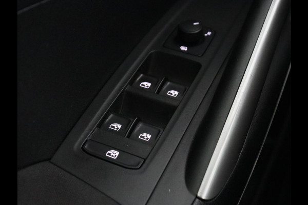 Škoda Fabia 1.0 TSI Business Edition | Carplay | Navigatie | Full LED | Digital Cockpit | Climate control | Parkeerhulp | Cruise control | Sfeerverlichting | DAB | Getint glas