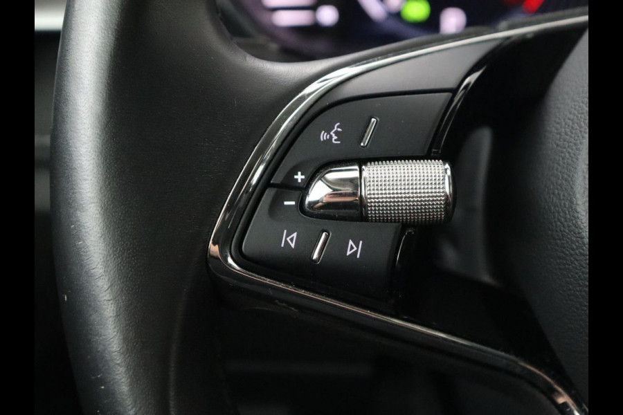 Škoda Fabia 1.0 TSI Business Edition | Carplay | Navigatie | Full LED | Digital Cockpit | Climate control | Parkeerhulp | Cruise control | Sfeerverlichting | DAB | Getint glas