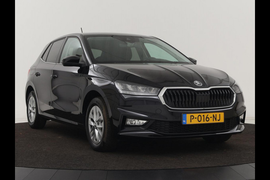 Škoda Fabia 1.0 TSI Business Edition | Carplay | Navigatie | Full LED | Digital Cockpit | Climate control | Parkeerhulp | Cruise control | Sfeerverlichting | DAB | Getint glas