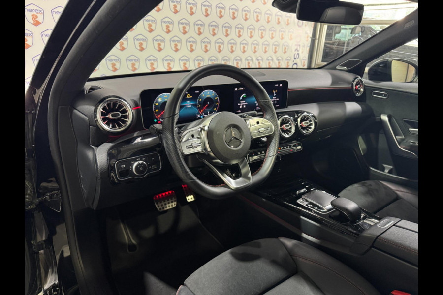 Mercedes-Benz A-Klasse 250 Premium Plus | AMG | Pano | Ambient light | PDC