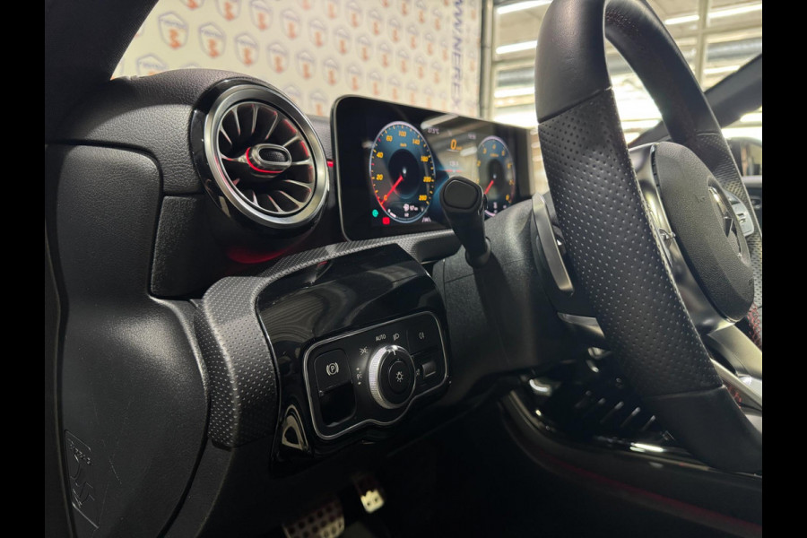 Mercedes-Benz A-Klasse 250 Premium Plus | AMG | Pano | Ambient light | PDC