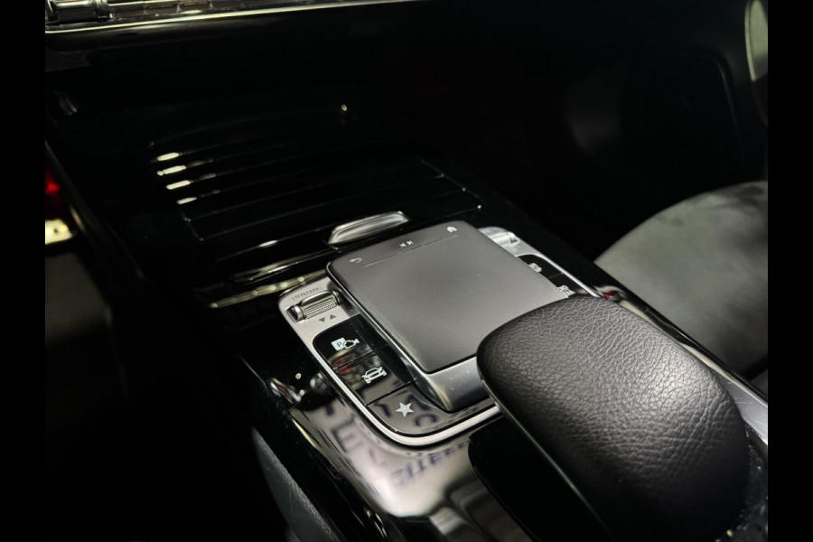 Mercedes-Benz A-Klasse 250 Premium Plus | AMG | Pano | Ambient light | PDC