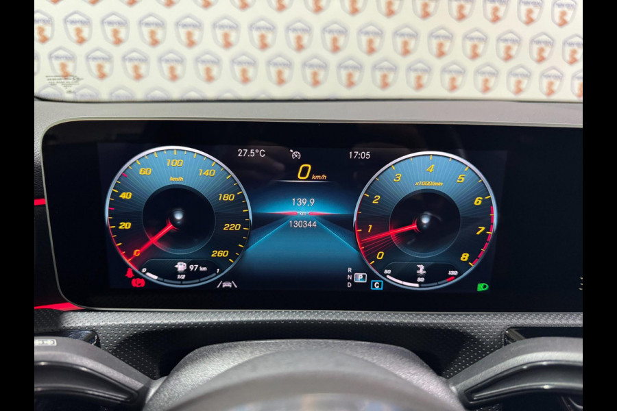 Mercedes-Benz A-Klasse 250 Premium Plus | AMG | Pano | Ambient light | PDC