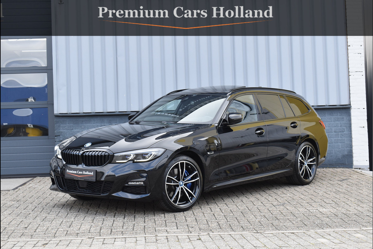 BMW 3 Serie Touring 330e xDrive M-Sport 292 Pk Pano Head-Up Laser Leder 19 Inch BMW 3 Serie Touring 330e xDrive M-Sport 292 Pk Pano Head-Up Laser Leder 19 Inch