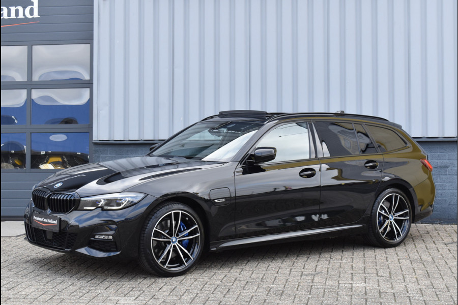 BMW 3 Serie Touring 330e xDrive M-Sport 292 Pk Pano Head-Up Laser Leder 19 Inch