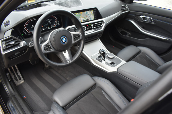 BMW 3 Serie Touring 330e xDrive M-Sport 292 Pk Pano Head-Up Laser Leder 19 Inch