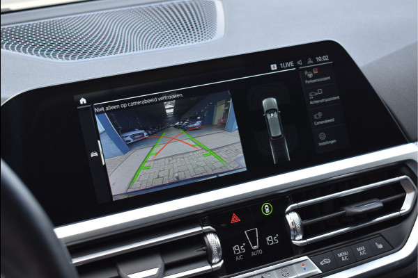 BMW 3 Serie Touring 330e xDrive M-Sport 292 Pk Pano Head-Up Laser Leder 19 Inch