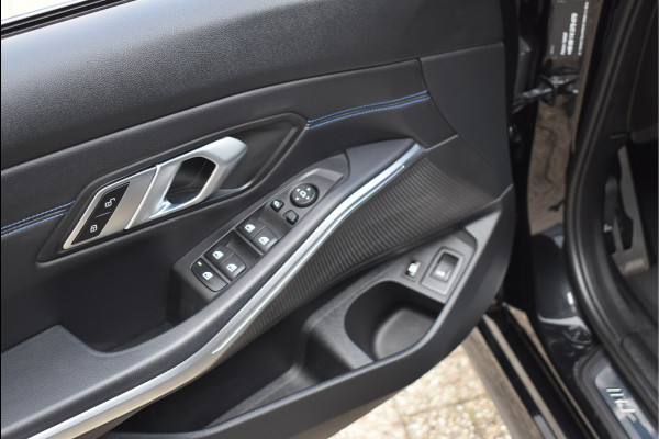 BMW 3 Serie Touring 330e xDrive M-Sport 292 Pk Pano Head-Up Laser Leder 19 Inch