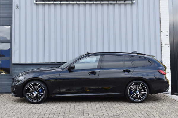 BMW 3 Serie Touring 330e xDrive M-Sport 292 Pk Pano Head-Up Laser Leder 19 Inch