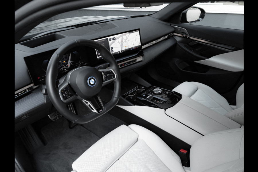 BMW i5 xDrive40 M-Sport - Onderstel Prof - Trekhaak - Bowers & Wilkins - Driving Ass Prof