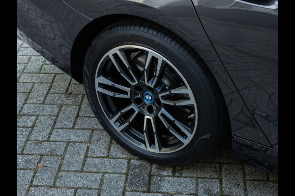 BMW i5 xDrive40 M-Sport - Onderstel Prof - Trekhaak - Bowers & Wilkins - Driving Ass Prof