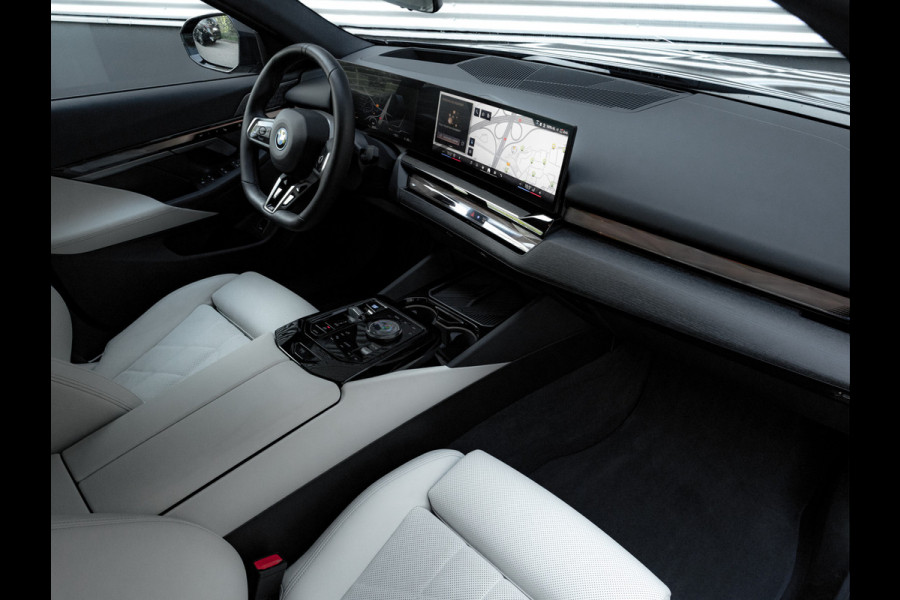 BMW i5 xDrive40 M-Sport - Onderstel Prof - Trekhaak - Bowers & Wilkins - Driving Ass Prof