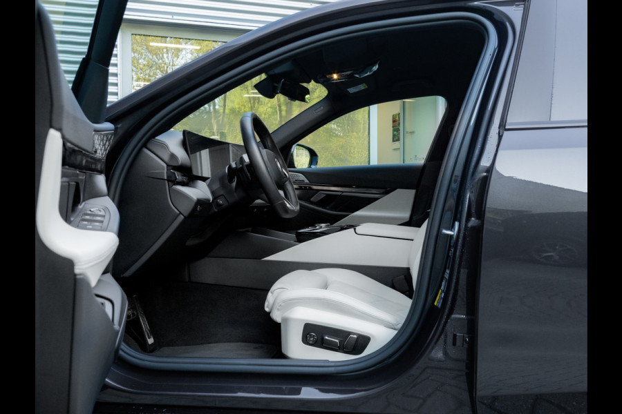BMW i5 xDrive40 M-Sport - Onderstel Prof - Trekhaak - Bowers & Wilkins - Driving Ass Prof