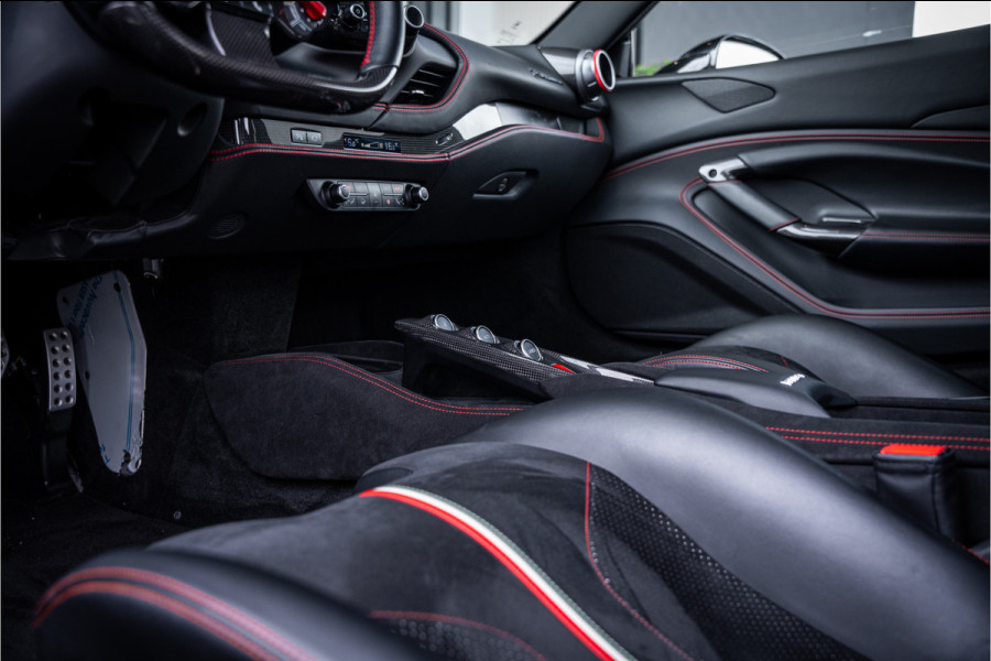 Ferrari F8 Tributo 3.9 V8 HELE - Dealeronderhouden | Nero Daytona | Carbon | Camera