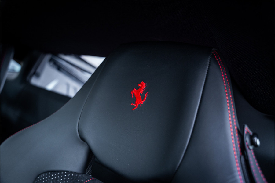 Ferrari F8 Tributo 3.9 V8 HELE - Dealeronderhouden | Nero Daytona | Carbon | Camera