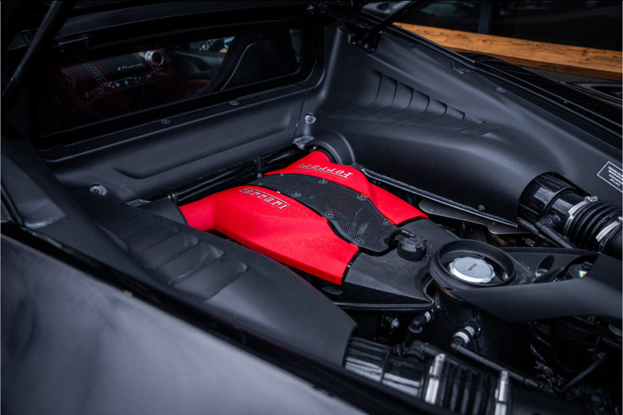 Ferrari F8 Tributo 3.9 V8 HELE - Dealeronderhouden | Nero Daytona | Carbon | Camera