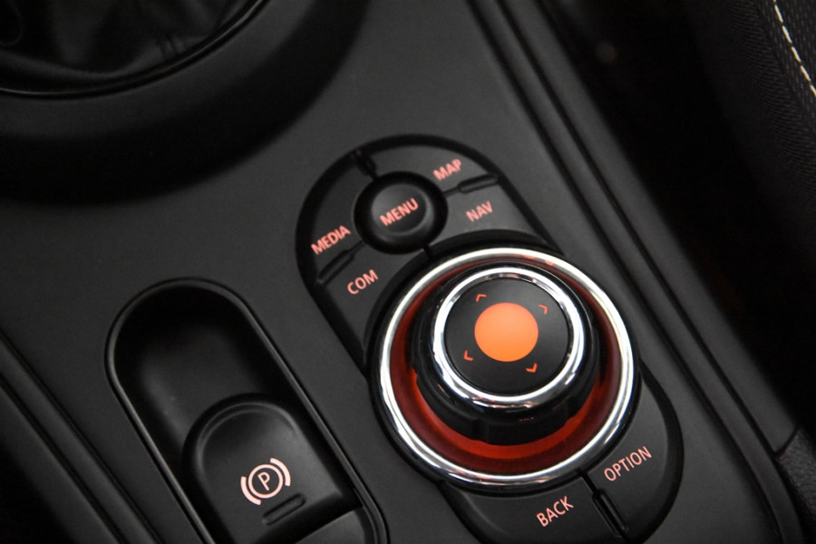 MINI Countryman 2.0 Cooper S E ALL4 *1ste Eigenaar*Navigatie*4x4*PDC* MINI Countryman 2.0 Cooper S E ALL4 *1ste Eigenaar*Navigatie*4x4*PDC*