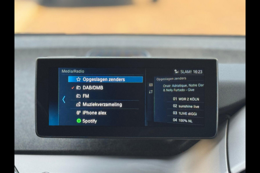 BMW i3 S 120Ah 42 kWh, panoramadak, harman/CARDON, achteruitrijcamera, 20 inch, vele opties