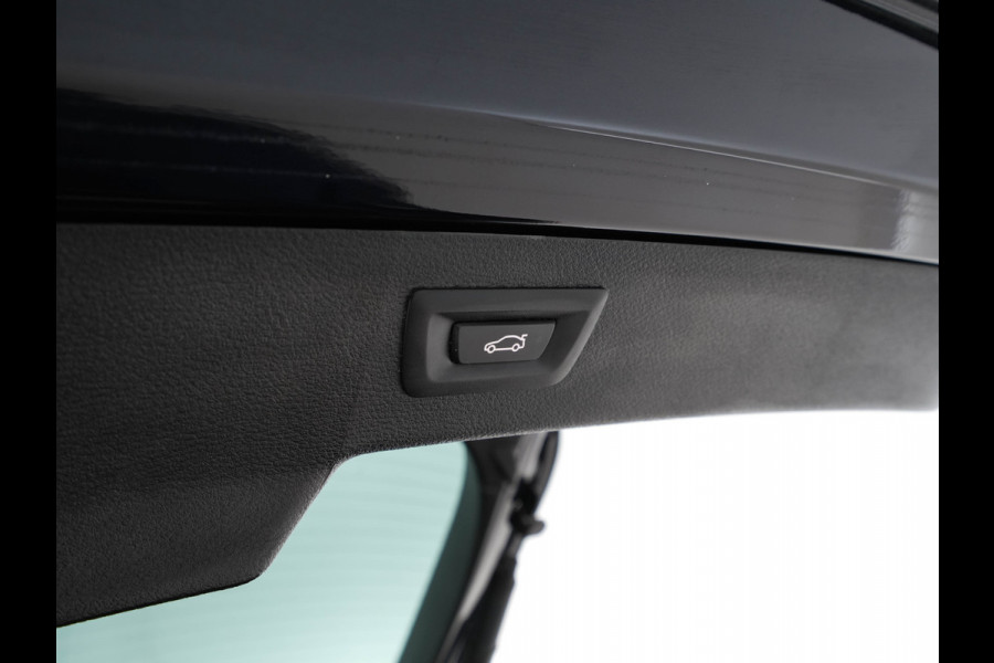 BMW X6 M50d M-Sport-Pack Innovation-Pack Aut. *PANO | LUXURY-LEATHER | FULL-LED | HARMAN/KARDON-SURROUND | MEMORY-PACK | TOPVIEW | HEAD-UP | NAVI-FULLMAP | SHIFT-PADDLES | CRUISE | HEATED-SPORTSEATS | 20''ALU* BMW X6 M50d M-Sport-Pack Innovation-Pack Aut. *PANO | LUXURY-LEATHER | FULL-LED | HARMAN/KARDON-SURROUND | MEMORY-PACK | TOPVIEW | HEAD-UP | NAVI-FULLMAP | SHIFT-PADDLES | CRUISE | HEATED-SPORTSEATS | 20''ALU*