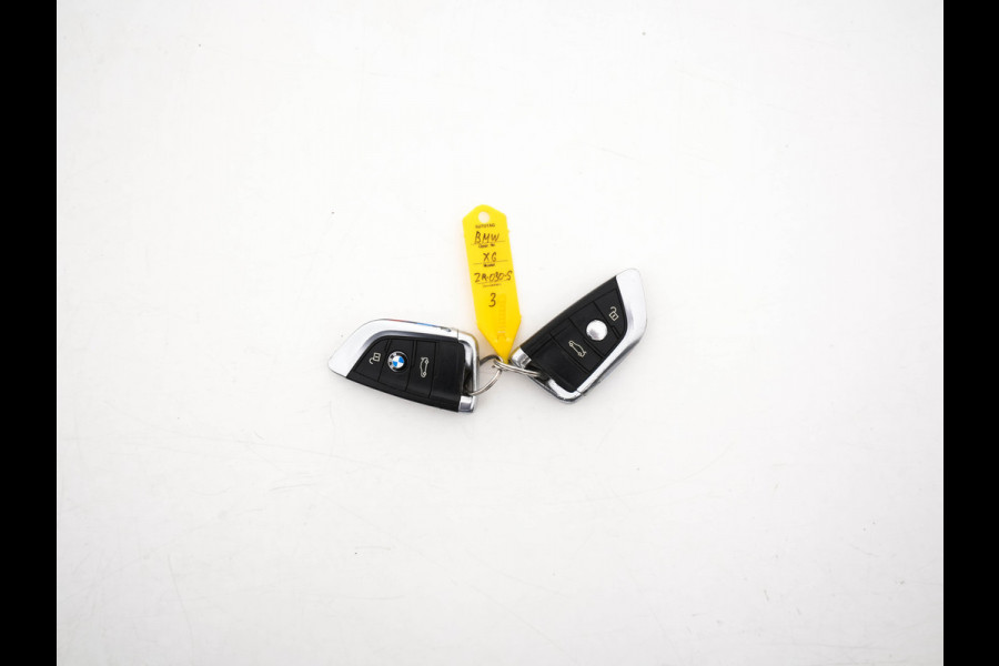 BMW X6 M50d M-Sport-Pack Innovation-Pack Aut. *PANO | LUXURY-LEATHER | FULL-LED | HARMAN/KARDON-SURROUND | MEMORY-PACK | TOPVIEW | HEAD-UP | NAVI-FULLMAP | SHIFT-PADDLES | CRUISE | HEATED-SPORTSEATS | 20''ALU* BMW X6 M50d M-Sport-Pack Innovation-Pack Aut. *PANO | LUXURY-LEATHER | FULL-LED | HARMAN/KARDON-SURROUND | MEMORY-PACK | TOPVIEW | HEAD-UP | NAVI-FULLMAP | SHIFT-PADDLES | CRUISE | HEATED-SPORTSEATS | 20''ALU*